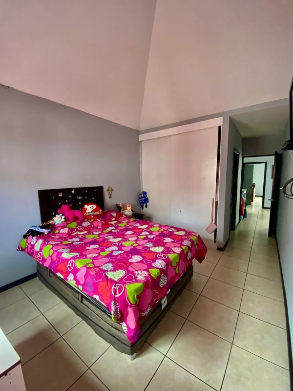 VENDO CASA EN VISTAS DE SAN ISIDRO ZONA 16