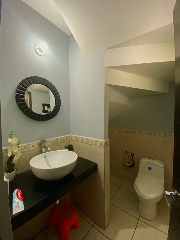 VENDO CASA EN VISTAS DE SAN ISIDRO ZONA 16