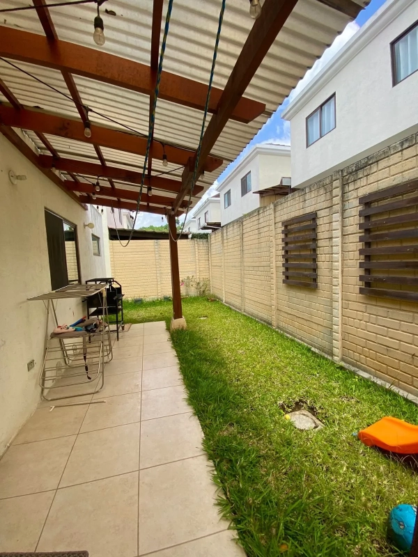 VENDO CASA EN VISTAS DE SAN ISIDRO ZONA 16