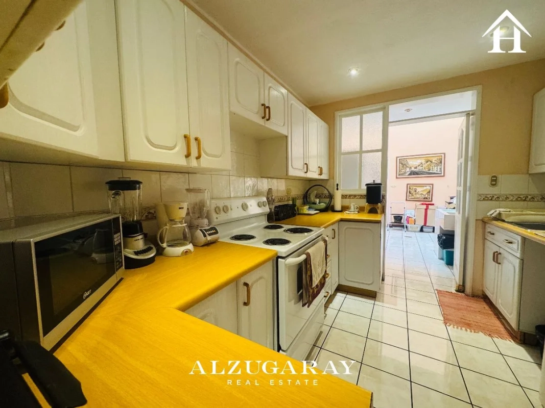 CASA C/ PÉRGOLA Z.15 – 3 HAB. / ÁREA EL PILAR