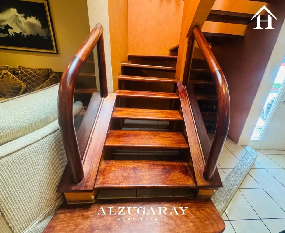 CASA C/ PÉRGOLA Z.15 – 3 HAB. / ÁREA EL PILAR