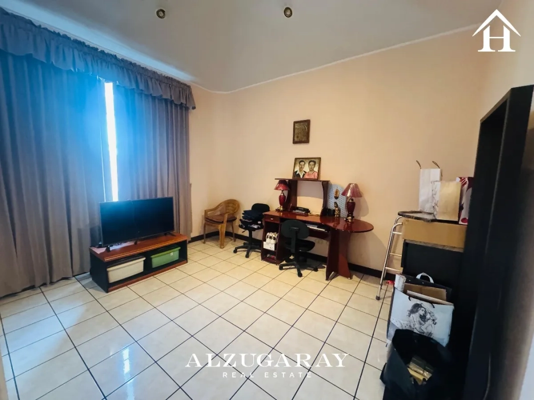 CASA C/ PÉRGOLA Z.15 – 3 HAB. / ÁREA EL PILAR