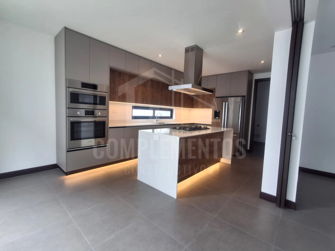 Casa en renta zona 10