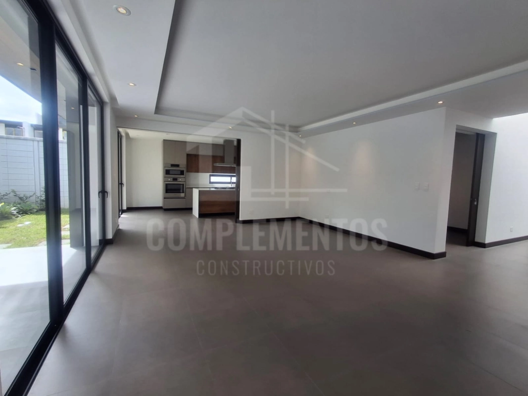 Casa en renta zona 10