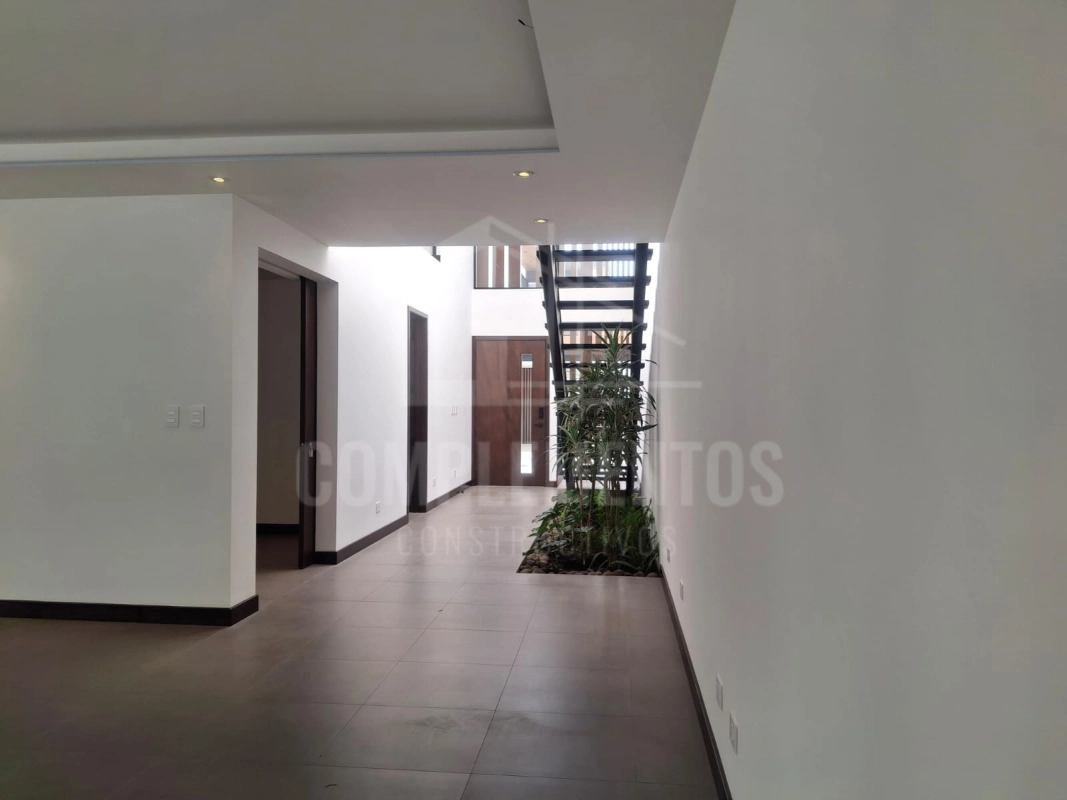 Casa en renta zona 10