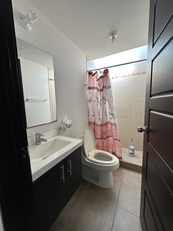 Casa en alquiler de 4 habitaciones en Alamedas de Santo Domingo km30.5 CES