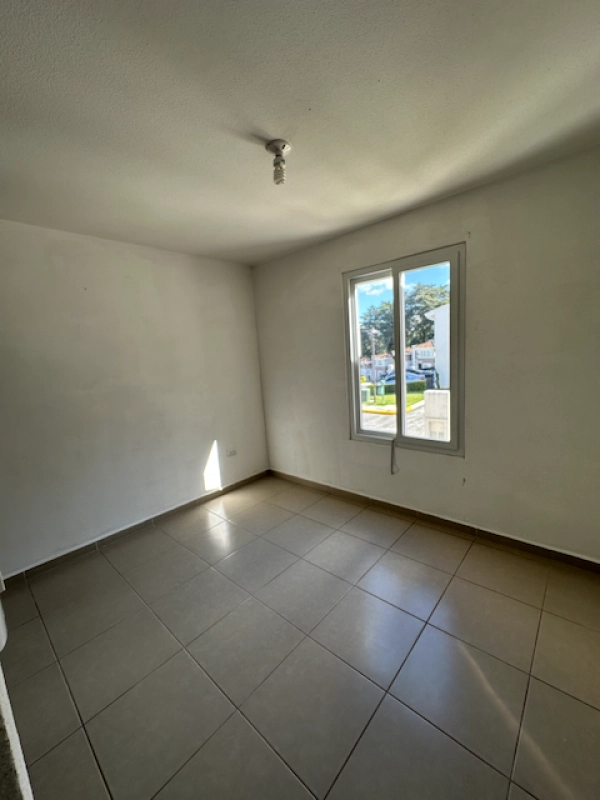 Casa en alquiler de 4 habitaciones en Alamedas de Santo Domingo km30.5 CES