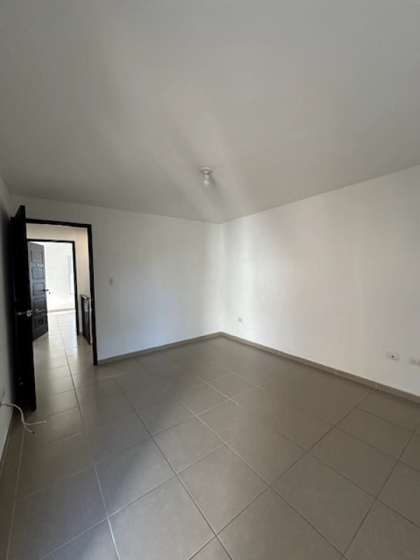 Casa en alquiler de 4 habitaciones en Alamedas de Santo Domingo km30.5 CES