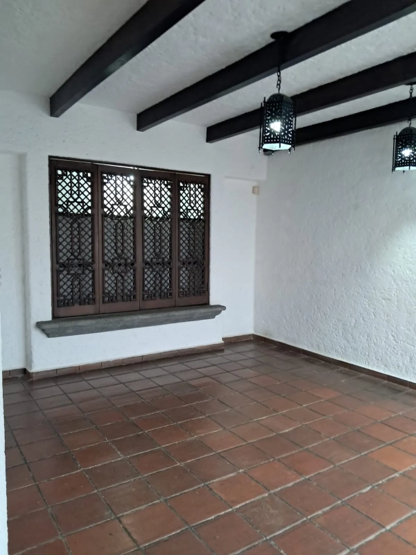 ALQUILO CASA Z.14 DARUE, 4 HAB, 3 BAÑOS, 4 PARQUEOS, PATIO, BODEGA, SALA FAMILIAR