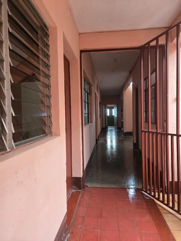 Venta de casa en zona 7 Castillo Lara con 10 dormitorios