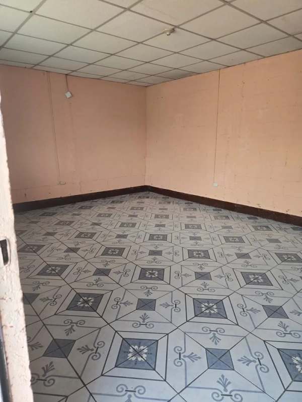 Venta de casa en zona 7 Castillo Lara con 10 dormitorios