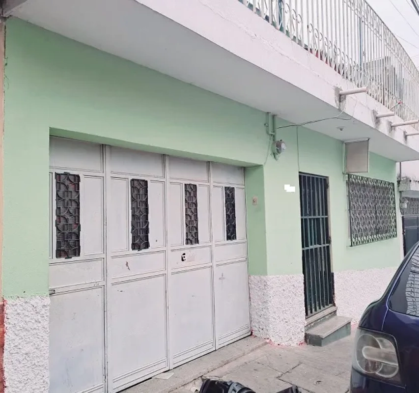 Venta de casa en zona 7 Castillo Lara con 10 dormitorios