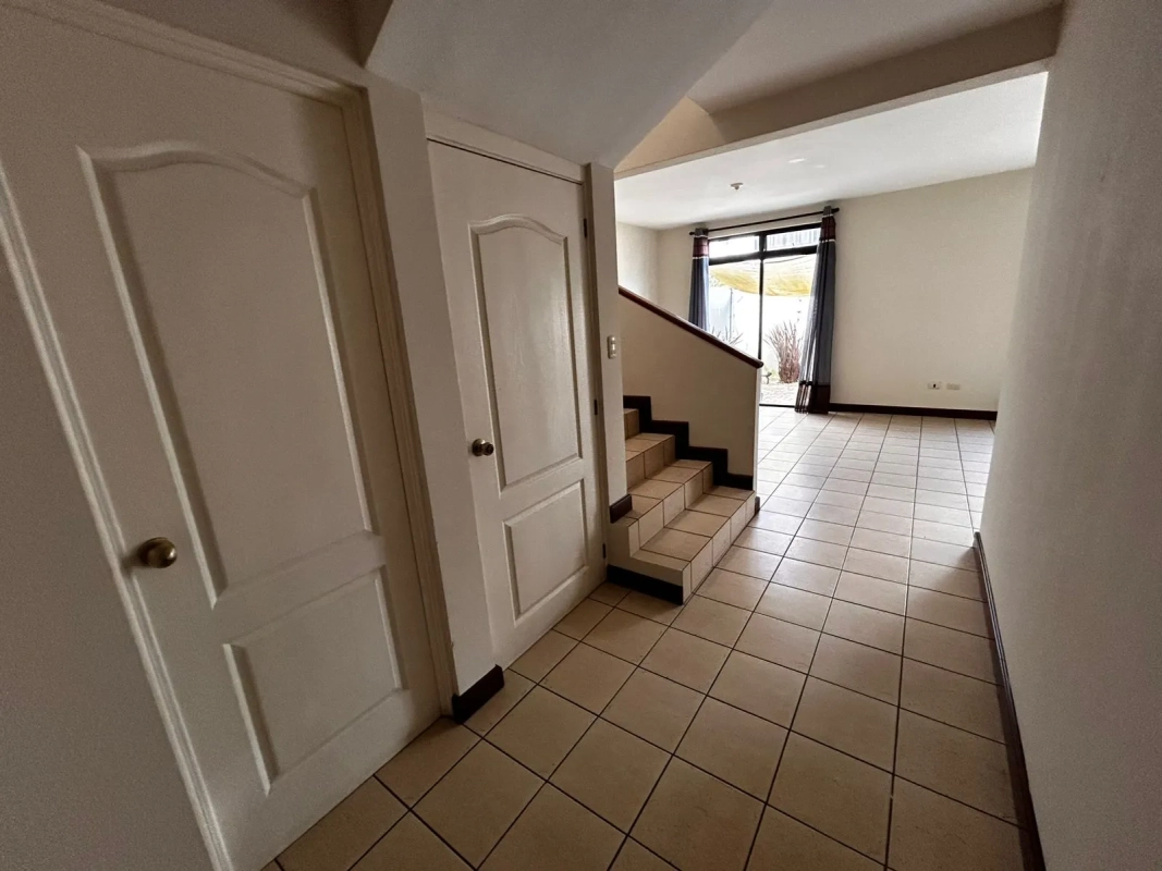 🏡 Amplia Casa en Renta – Fraijanes, Km 21.5