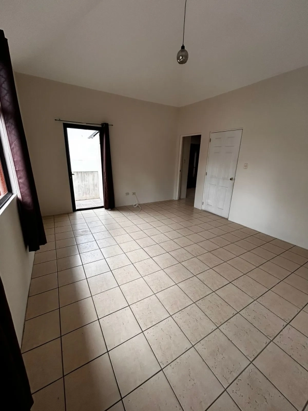 🏡 Amplia Casa en Renta – Fraijanes, Km 21.5