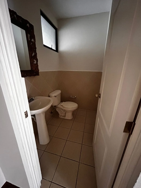 🏡 Amplia Casa en Renta – Fraijanes, Km 21.5