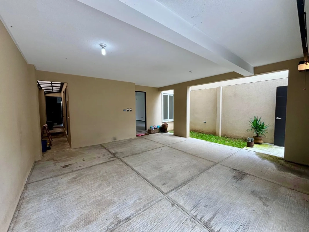 CASA AMPLIA EN ALQUILER – Cumbres de La Arboleda Km 21.5 Carretera a El Salvador