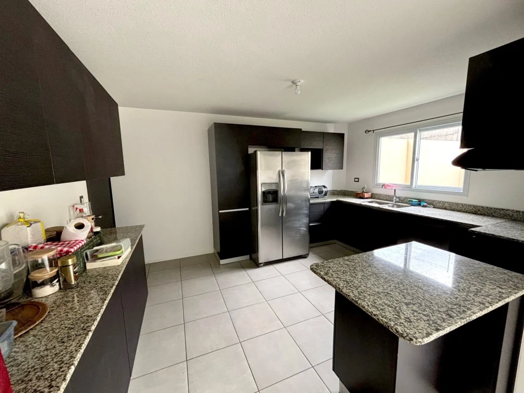 CASA AMPLIA EN ALQUILER – Cumbres de La Arboleda Km 21.5 Carretera a El Salvador