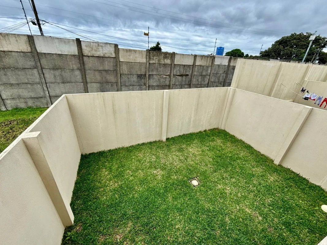 CASA AMPLIA EN ALQUILER – Cumbres de La Arboleda Km 21.5 Carretera a El Salvador