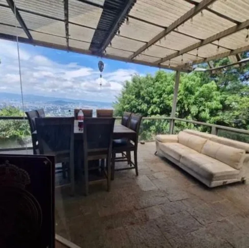 VENDO CASA DE 5 HABITACIONES EN LAS NUBES KM.11.5 CARRETERA A EL SALVADOR