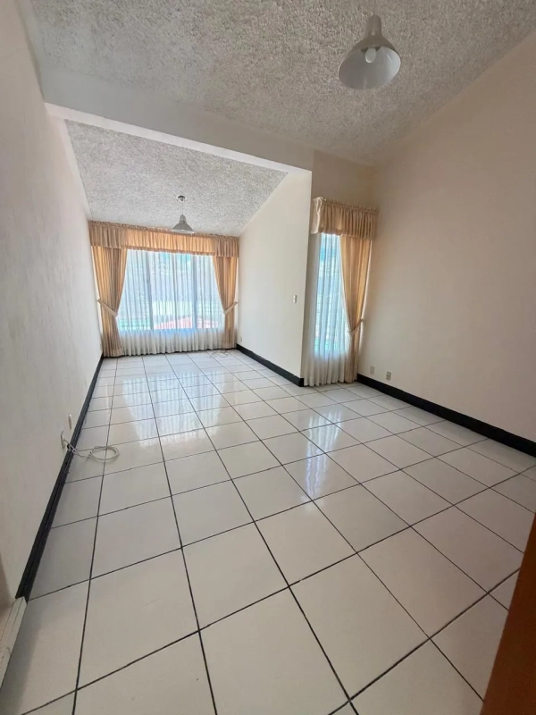 CASA DE ESQUINA 4 HABITACIONES