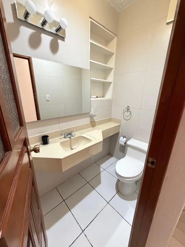 CASA DE ESQUINA 4 HABITACIONES