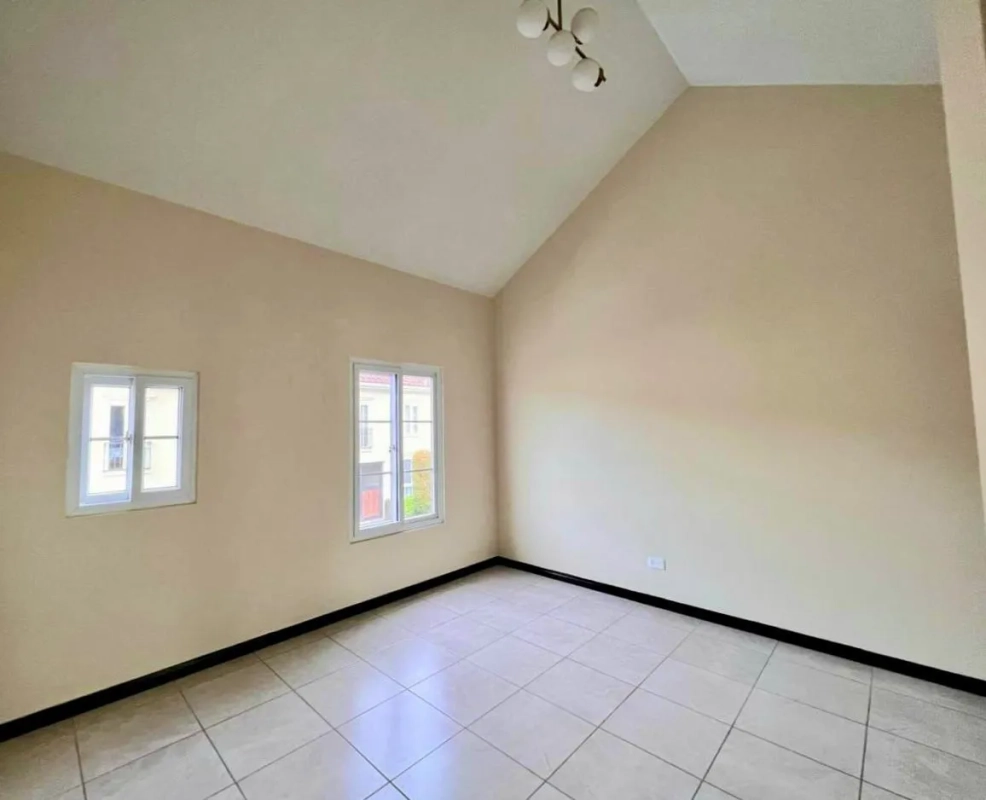 Casa en venta, Condado Naranjo, Condominio Santa Elena, Zona 4 de Mixco