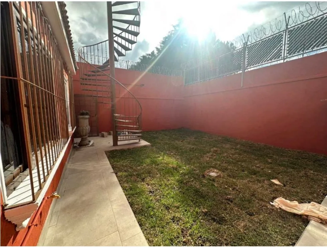 Casa en venta para vivienda o oficinas, Colonia Villa Sol, Zona 12