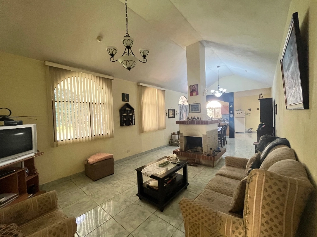 CASA EN VENTA/VILLAS INNSBRUCK SUMPANGO