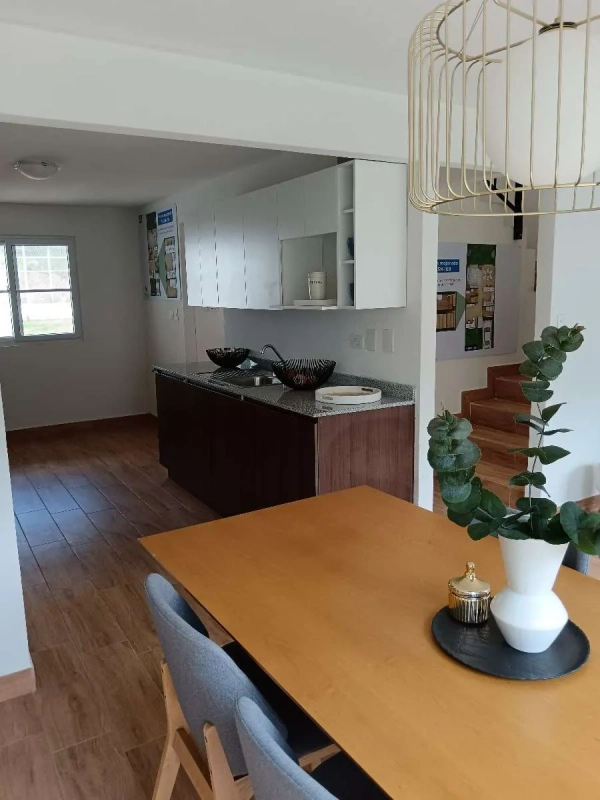 Encinos de Fuentes del Valle Norte / Zona 18