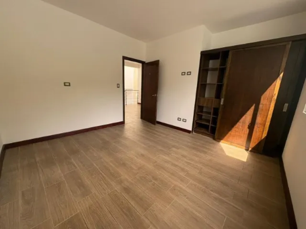 Casa en Cañadas de San Isidro, zona 16