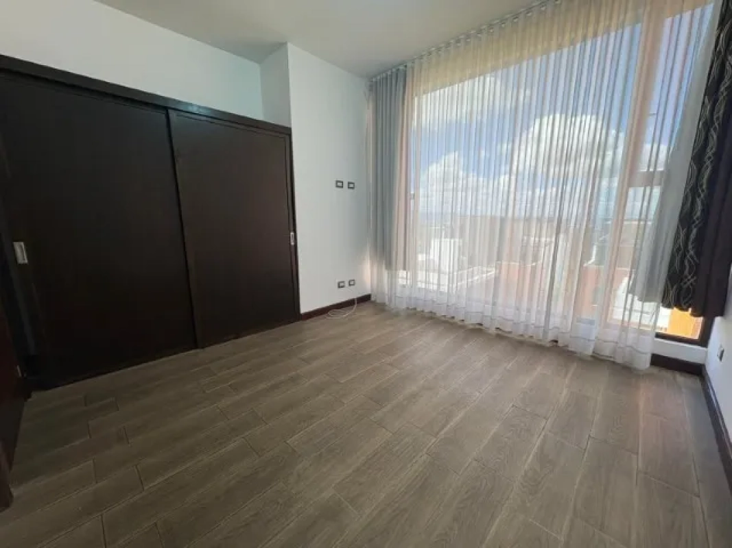 Casa en Cañadas de San Isidro, zona 16