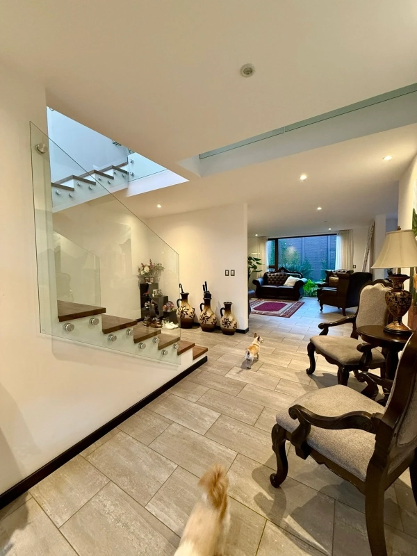 Casa en renta Antaria Buena Vista | Jardín amplio | Acceso Zona 10 y CAES