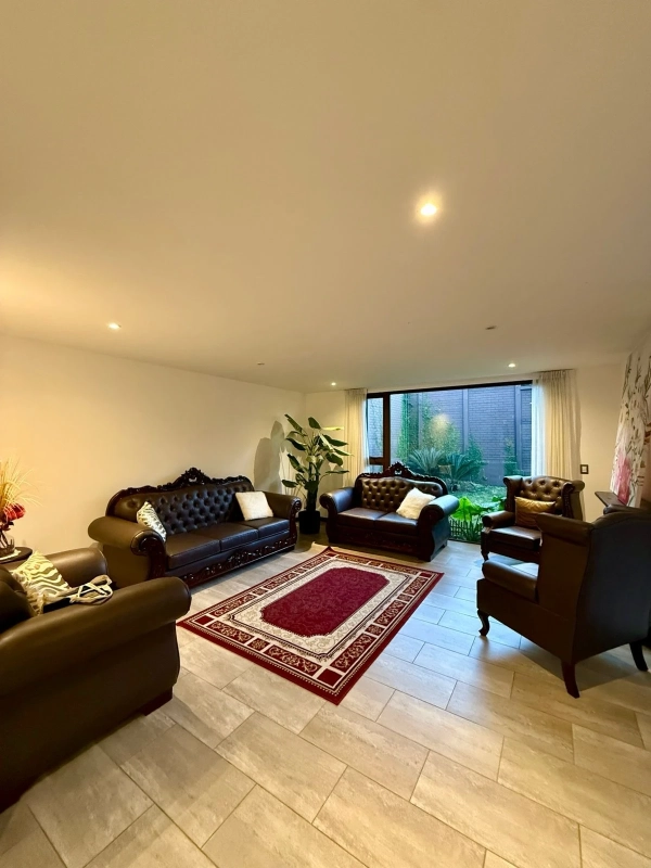 Casa en renta Antaria Buena Vista | Jardín amplio | Acceso Zona 10 y CAES