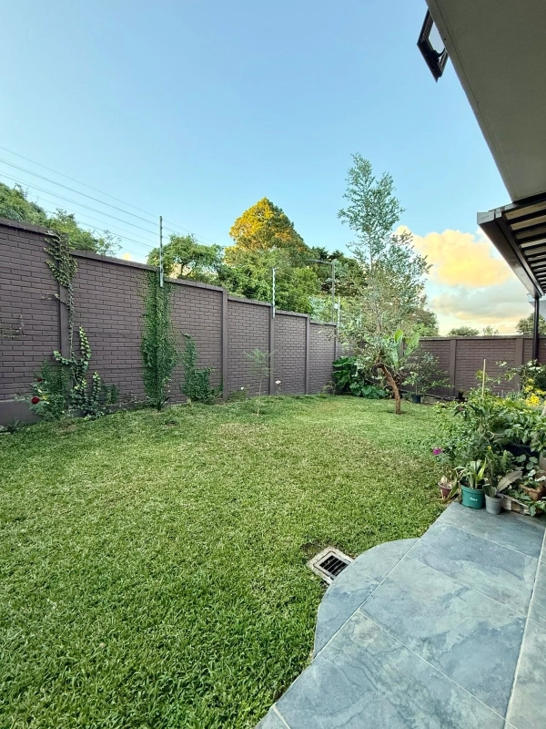 Casa en renta Antaria Buena Vista | Jardín amplio | Acceso Zona 10 y CAES