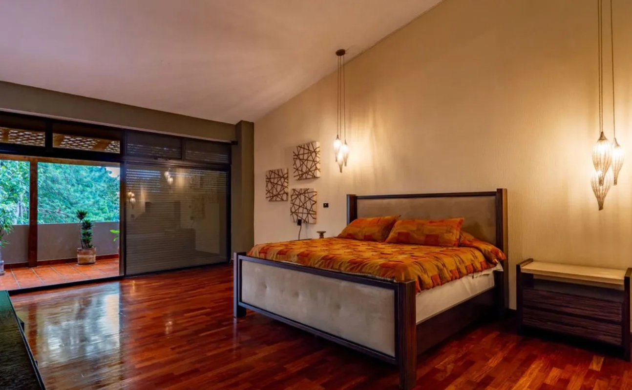 Venta de Casa en Zona 14