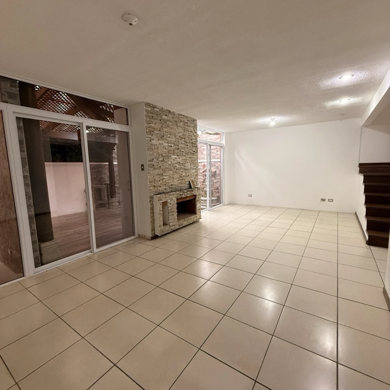 Casa en alquiler Altabosque Zona 16 | 3 habitaciones