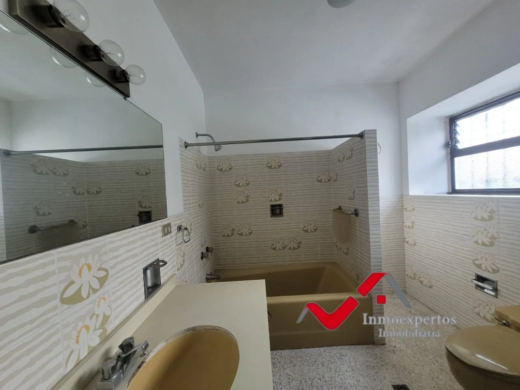 CASA EN RENTA ZONA 15 VISTA HERMOSA II