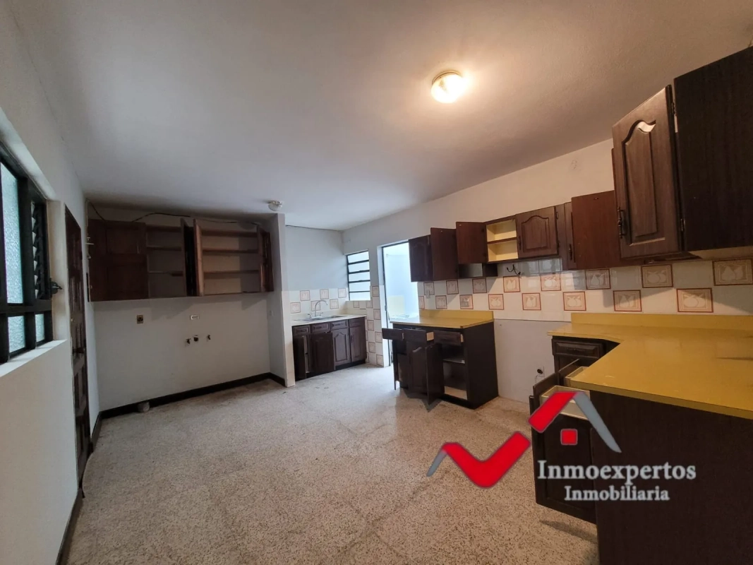 CASA EN RENTA ZONA 15 VISTA HERMOSA II