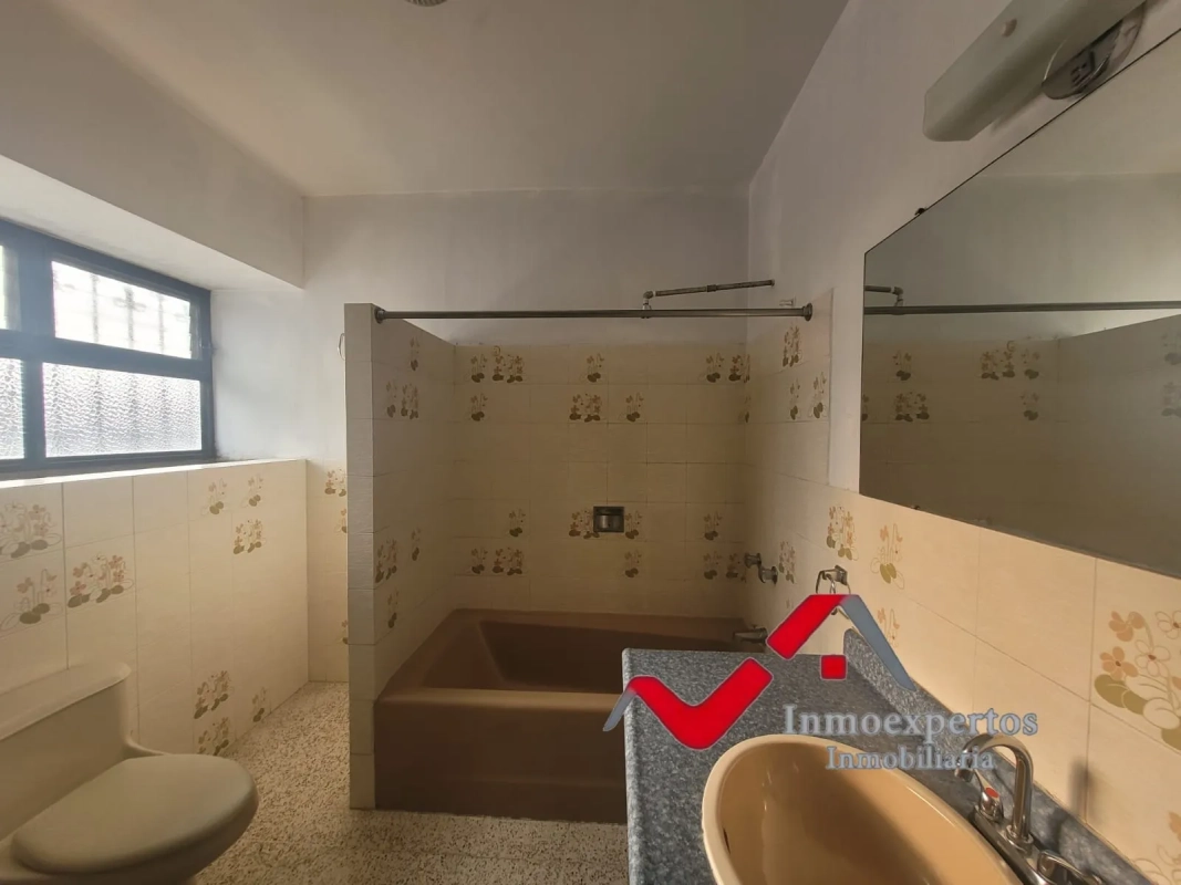 CASA EN RENTA ZONA 15 VISTA HERMOSA II