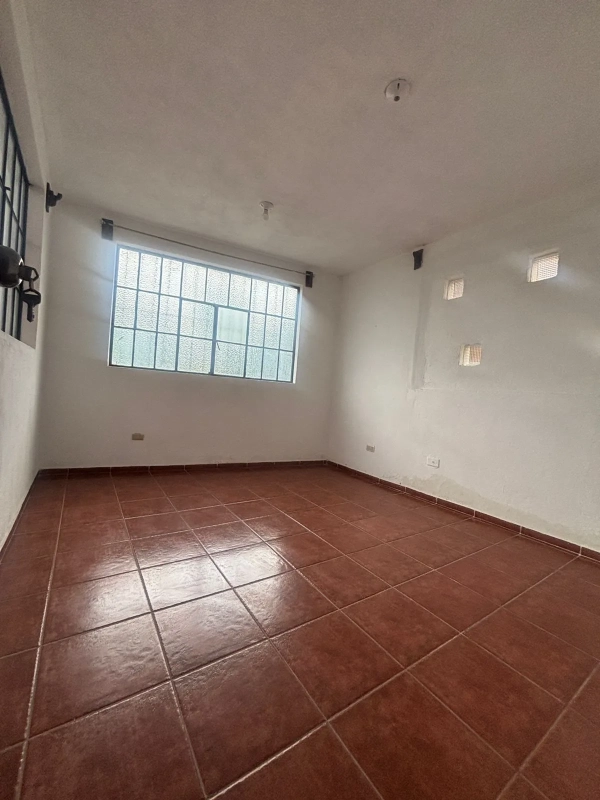 VENDO CASA SAN PEDRO LAS HUERTAS ANTIGUA GUATEMALA REF.6889