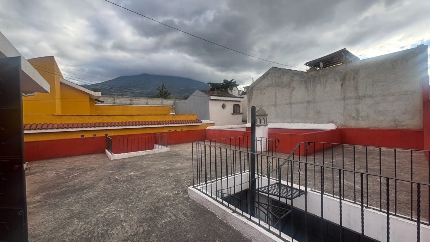 VENDO CASA SAN PEDRO LAS HUERTAS ANTIGUA GUATEMALA REF.6889