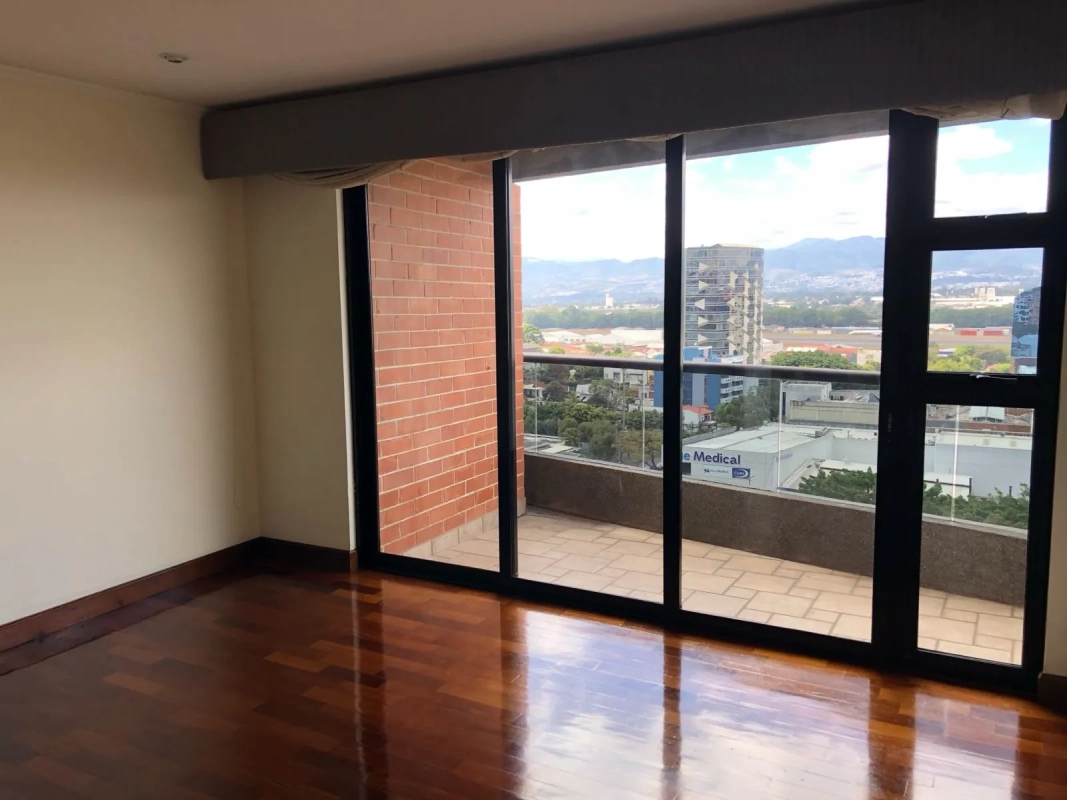 Apartamento en Alquiler Edificio Antiguo Zona 14