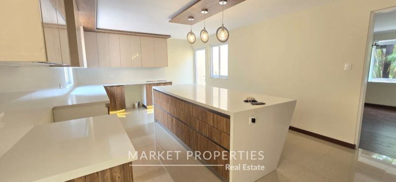 Casa en alquiler zona 16 Cayala por el colegio Americano