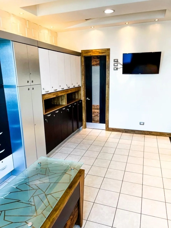 OFICINA RENTA ZONA PRADERA ZONA 10