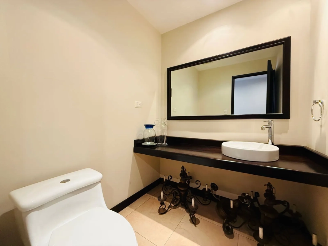 ALQUILER DE AMPLIO Y CÉNTRICO APARTAMENTO – ARIA, ZONA 10