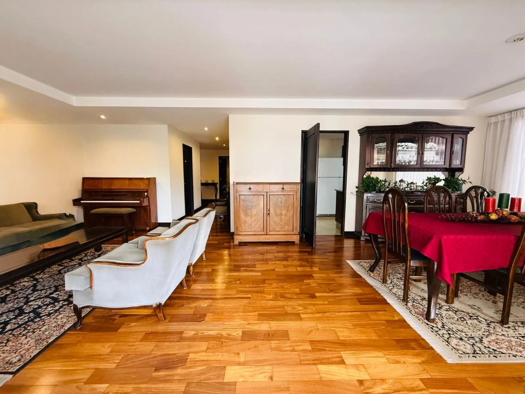 ALQUILER DE AMPLIO Y CÉNTRICO APARTAMENTO – ARIA, ZONA 10