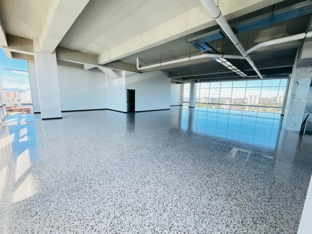 Zona 10 Se Renta Edificio Completo de 12 niveles