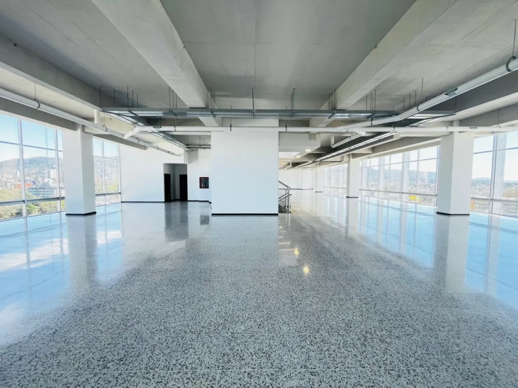 Zona 10 Se Renta Edificio Completo de 12 niveles