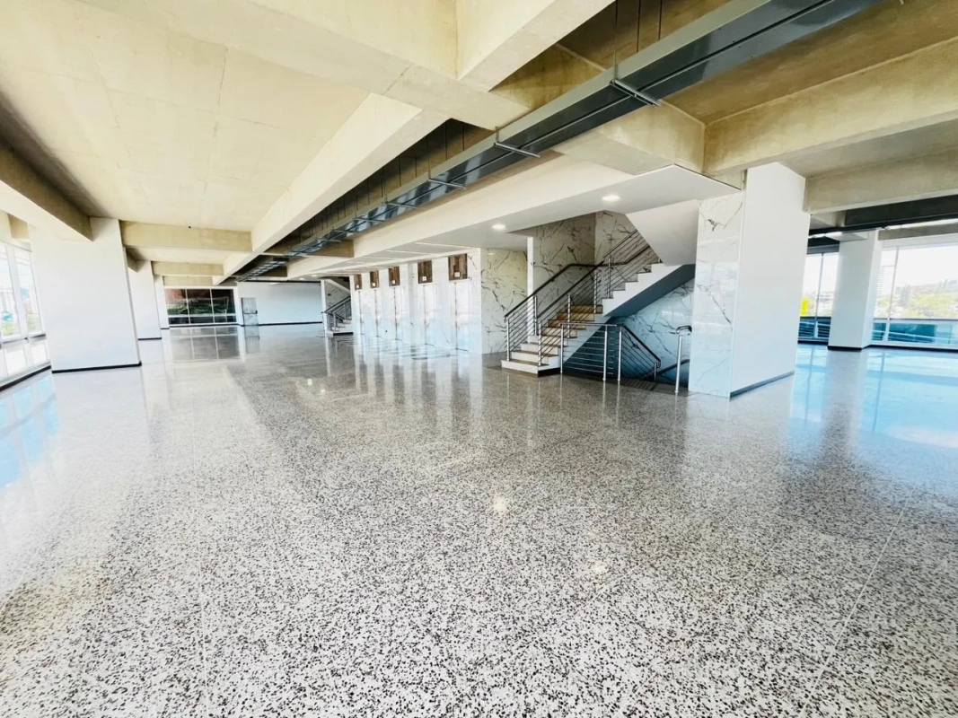 Zona 10 Se Renta Edificio Completo de 12 niveles