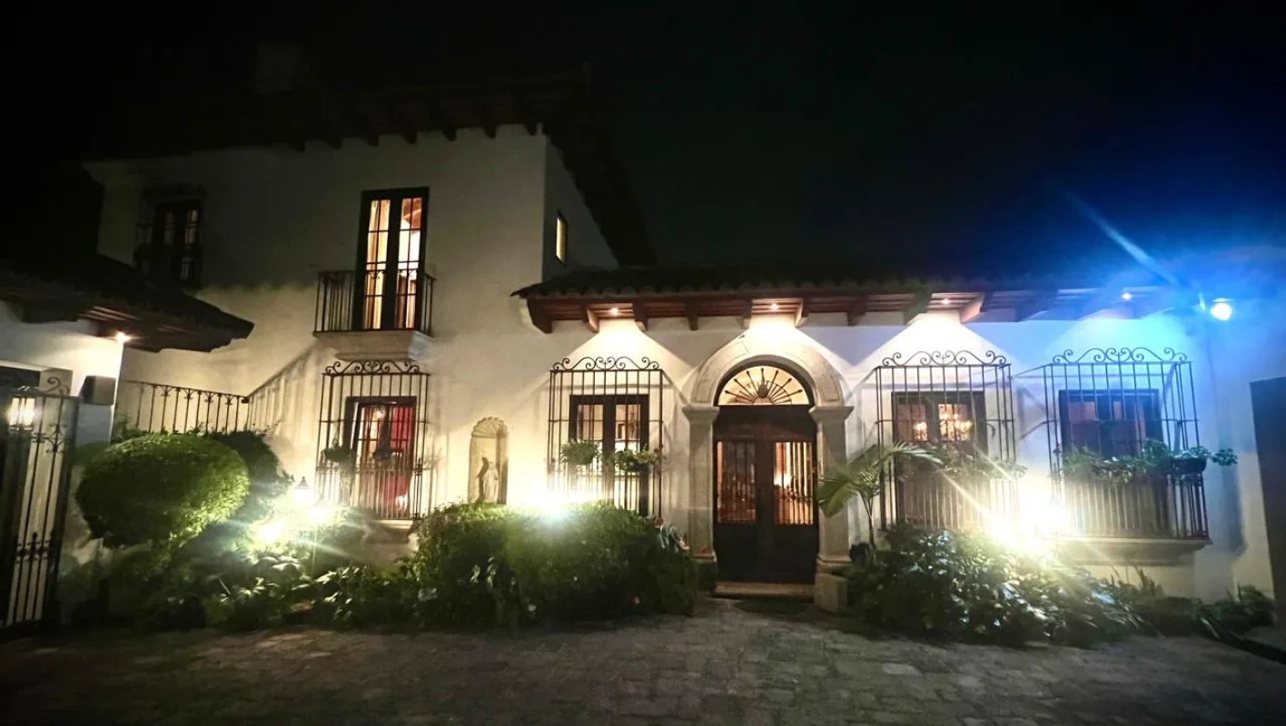 CASA EN VENTA EN ANTIGUA GUATEMALA